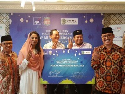 AXA Financial Indonesia dan MUI meluncurkan Program Wakaf Mudah Bersama AXA