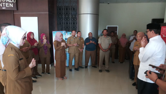 Gubernur Banten Wahidin Halim berkeliling mengunjungi beberapa Organisasi Perangkat Daerah (OPD) pasca-penerapan jam kerja Ramadan. (haryono)