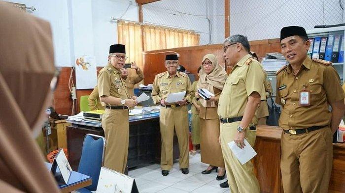 Sidak yang dilakukan Wali Kota Parepare, Taufan Pawe di SKPD terkait kehadiran pegawai